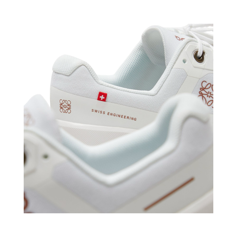 On cloud
x Loewe Mens Cloudventure