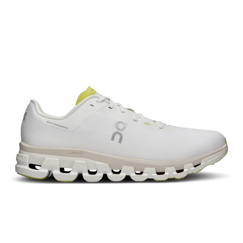 On Cloudflow 4 White/Sand