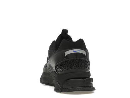 Nike Zoom Vomero Roam
Triple Black
