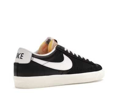 Nike Blazer Low 77
Black White