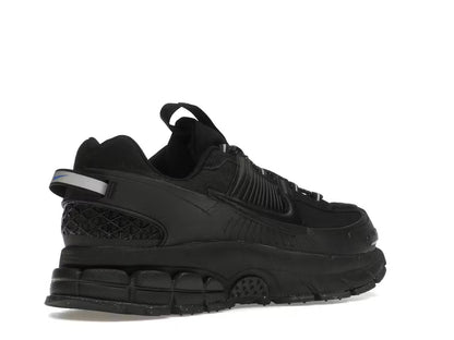 Nike Zoom Vomero Roam
Triple Black