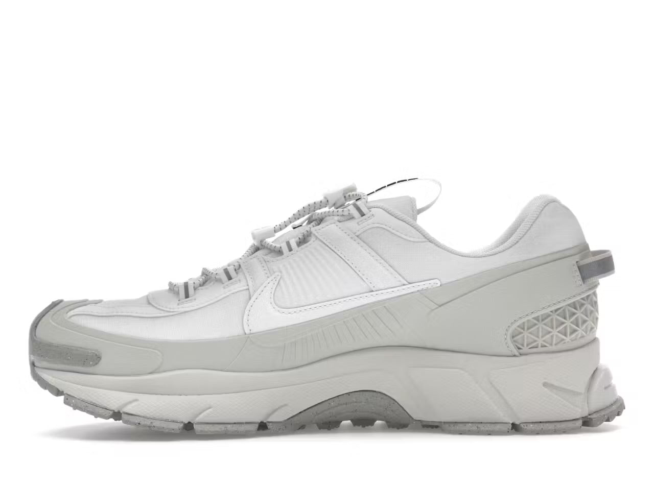 Nike Zoom Vomero Roam
Summit White Light Bone Light Iron Ore