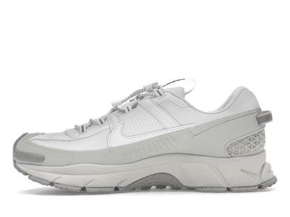 Nike Zoom Vomero Roam
Summit White Light Bone Light Iron Ore