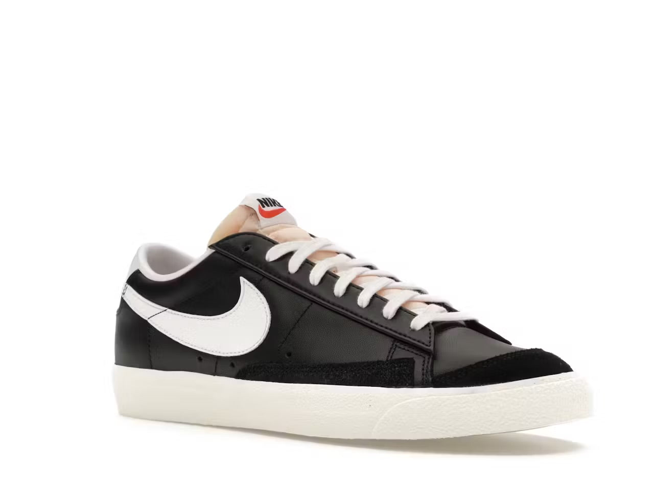 Nike Blazer Low 77
Black White