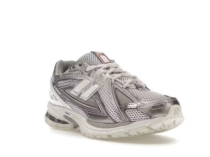 New Balance 1906R
Urbancore Silver